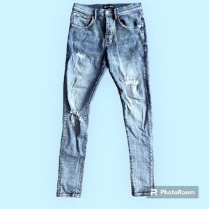 Size 28 men’s jeans